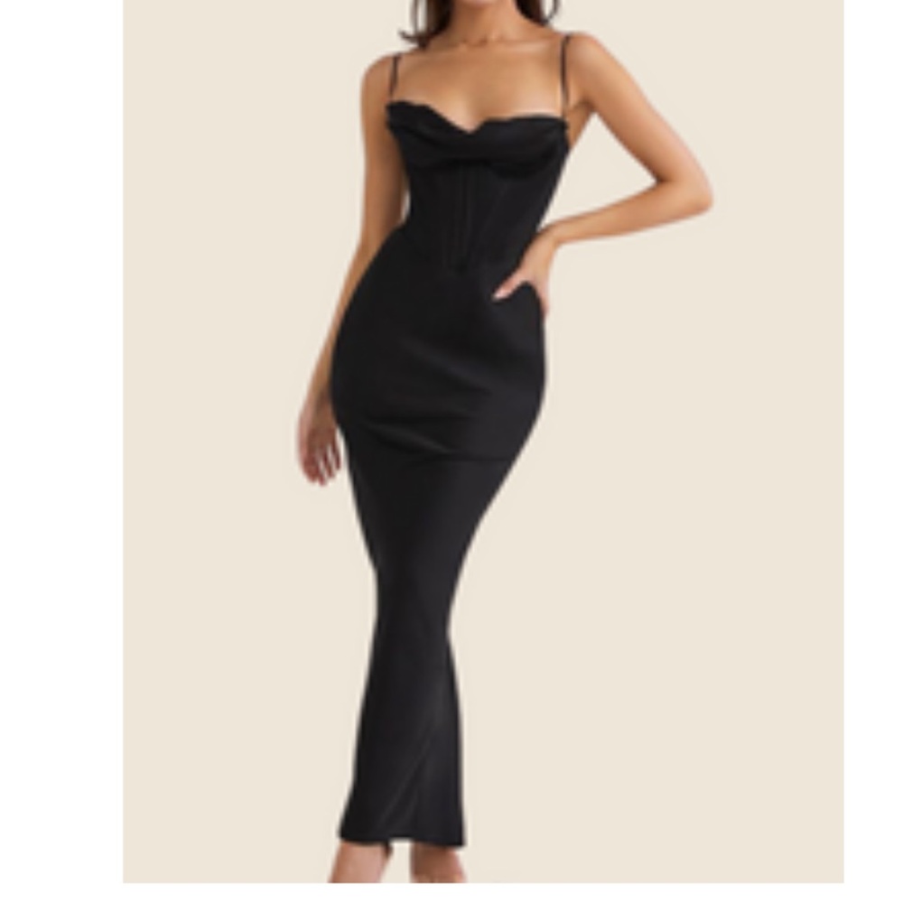 Elegant Black Maxi Dress